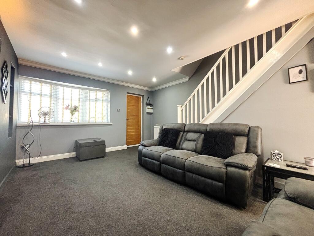 House in Wigan, Ashton-in-Makerfield - More