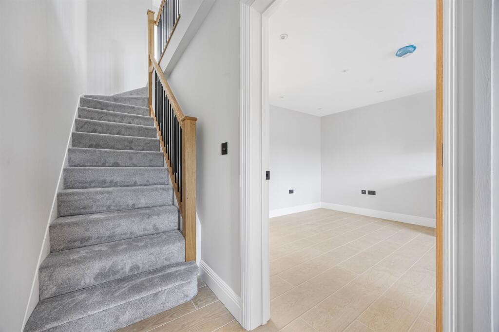House in Reading - View 4