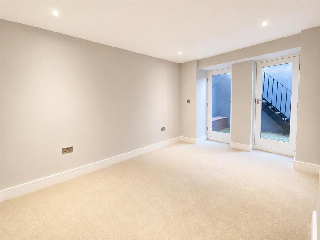 Apartment in London - More