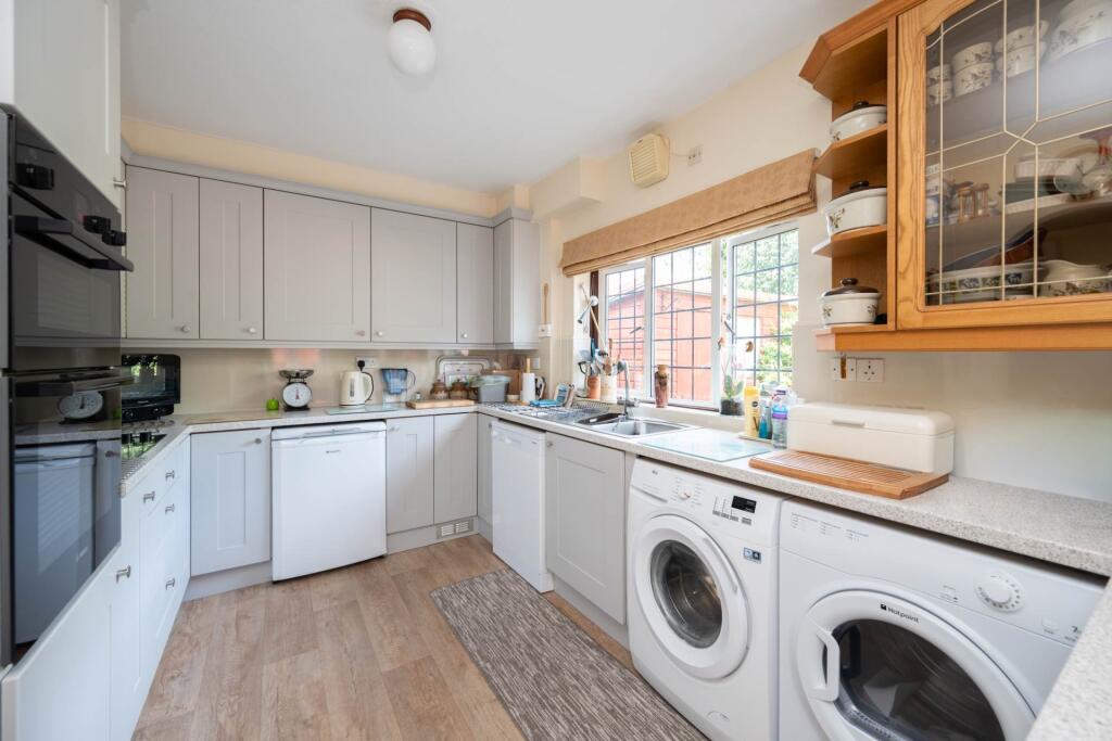 House in Horsham, West Sussex - View 4