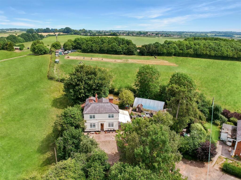 4-bed detached on Normanton Cottage, Normanton Park Farm, Thurlaston., £695,000