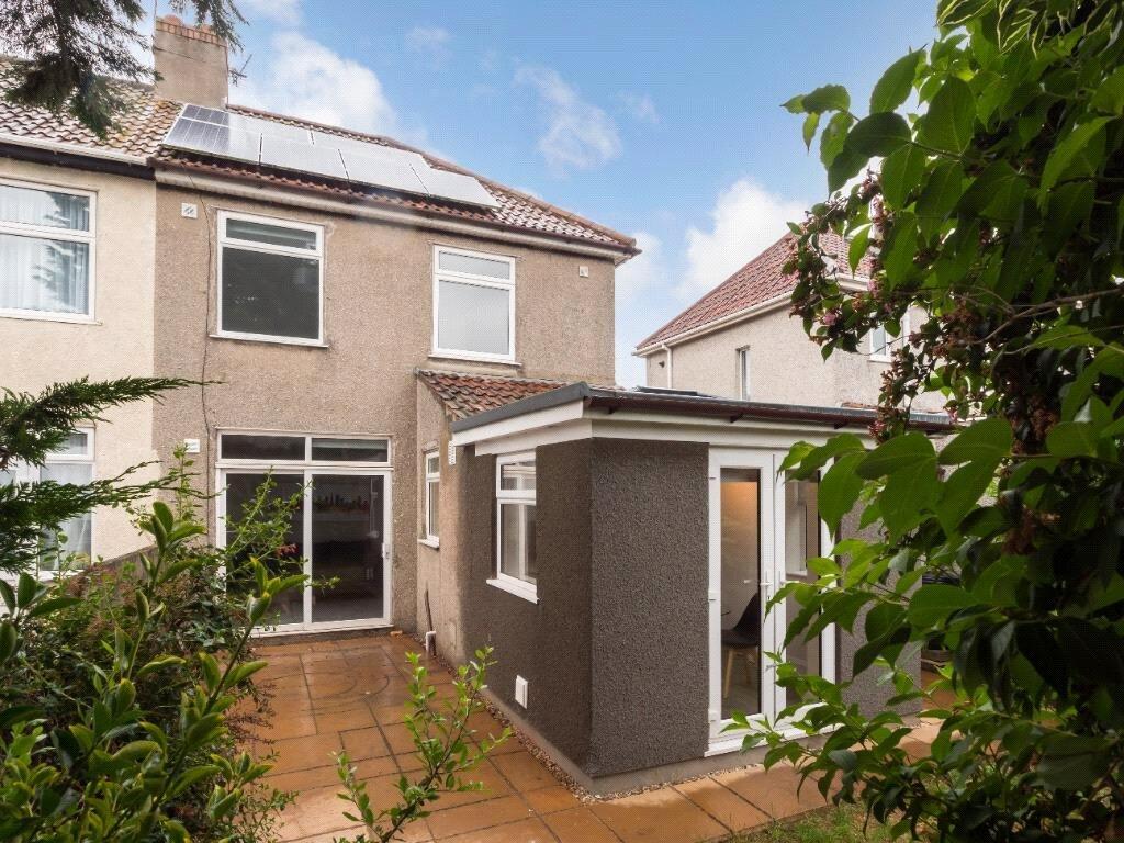4 bedroom semi-detached house for rent