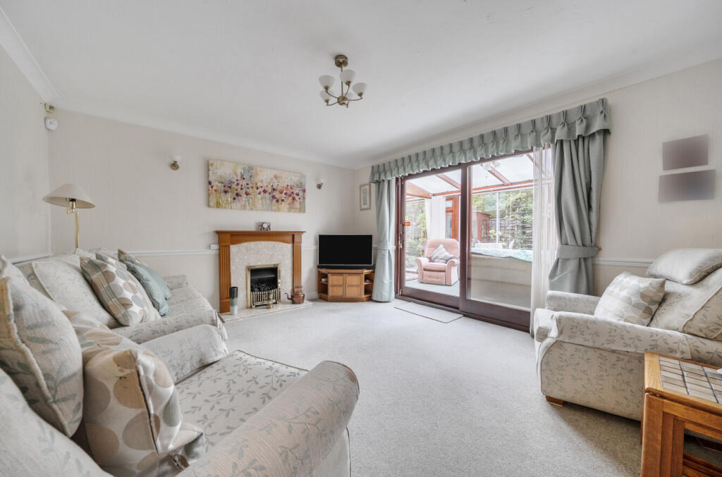 Turnpike Close, Worcester, Worcestershire - View 2