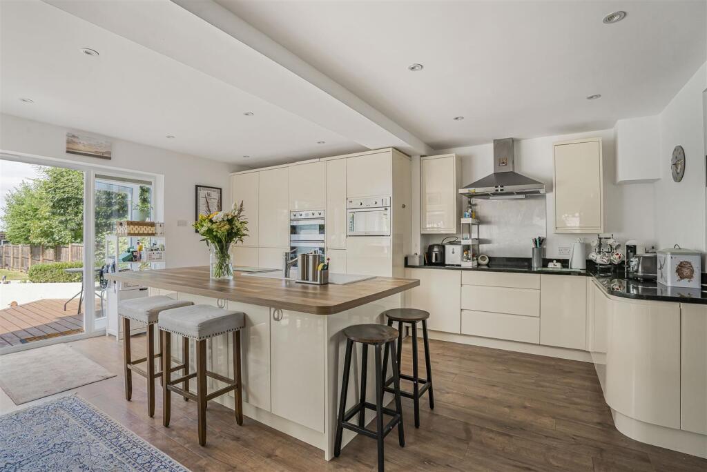 Additional image 3 of Two Oaks Drive, Welwyn