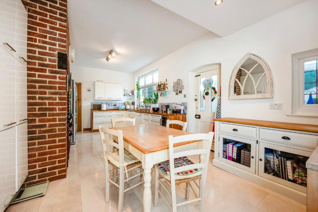 Blakes Road, Felpham, Bognor Regis, West Sussex, PO22 photo 2