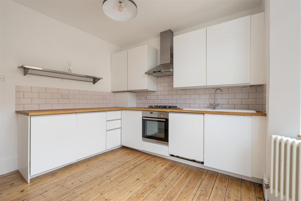 Apartment in London - View 3