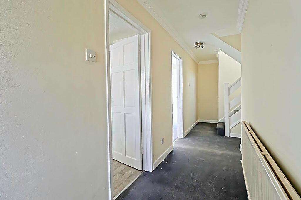 House in Castle Point, Essex - View 4