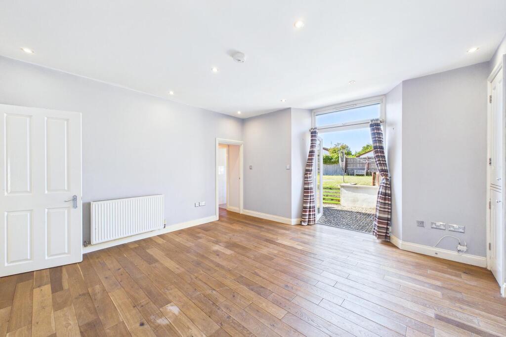 Apartment in Nailsea, North Somerset - View 4