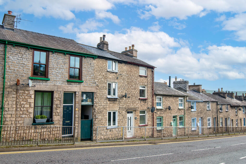 Main image of property: 75 Windermere Road, Kendal, LA9 5EP
