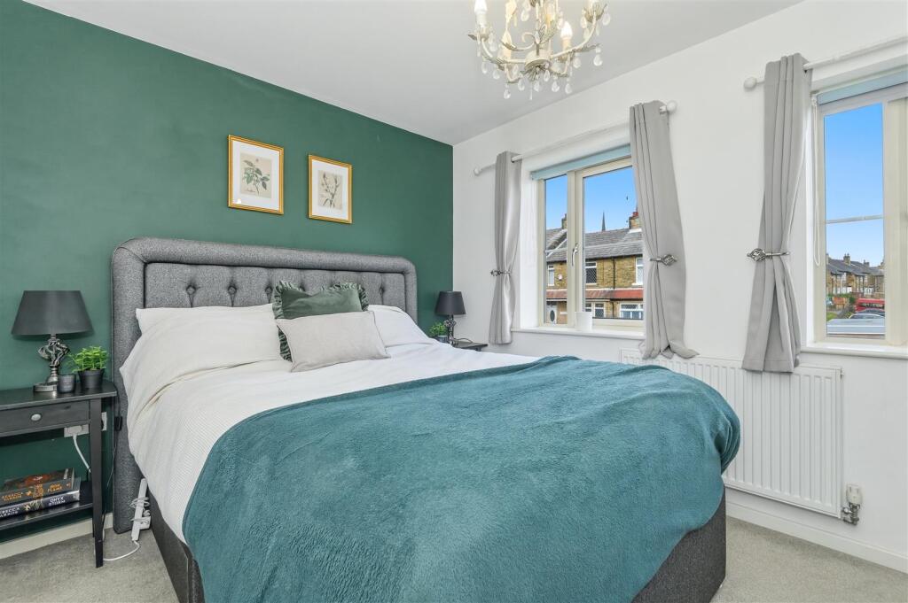 House in Calderdale, Rosemount, Blackley - View 4