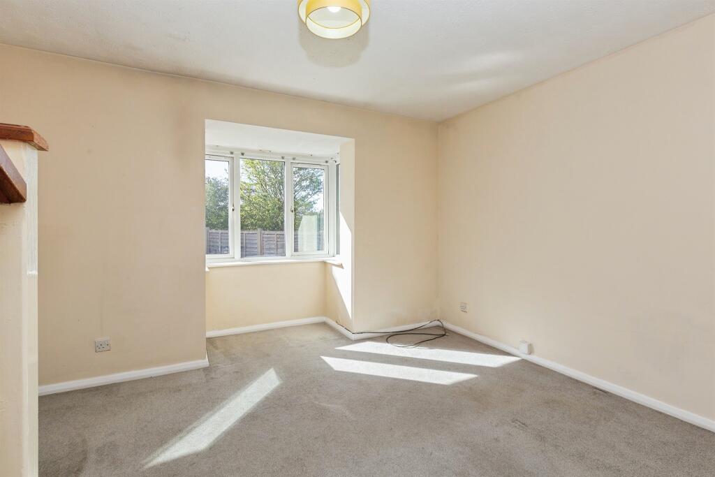 House in Aylesbury, Buckinghamshire - View 5