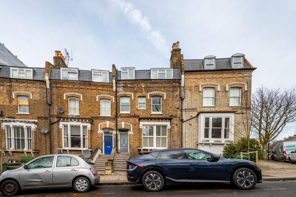 Apartment in London - More