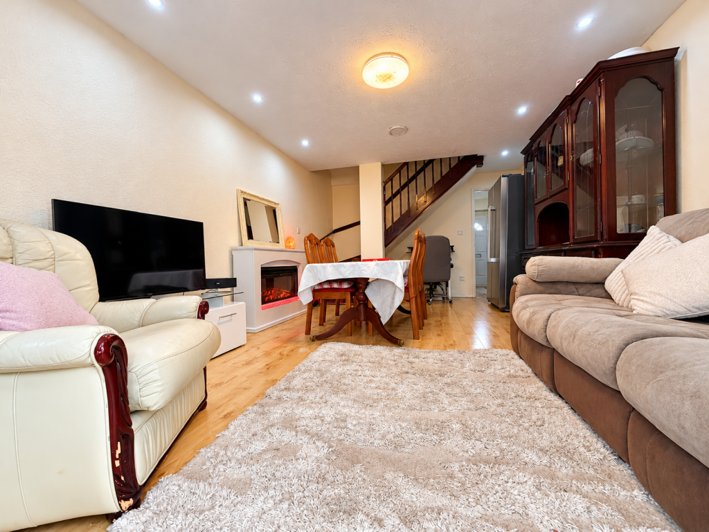 House in Romford - View 2