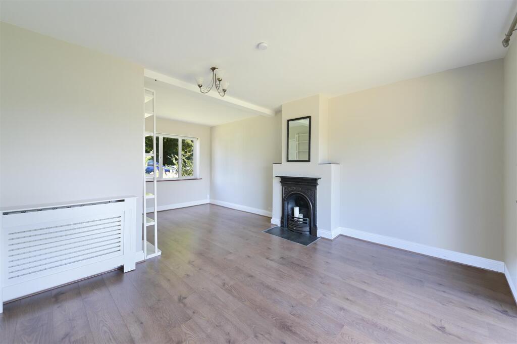 House in Sutton - View 5