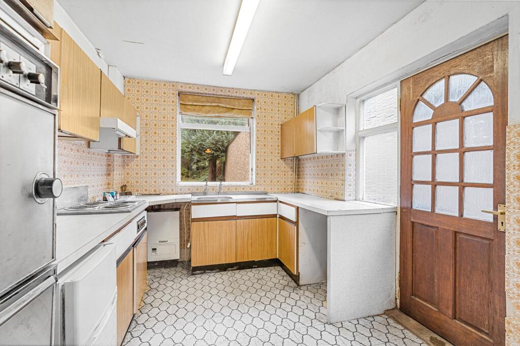 House in Watford, Cassiobury Estate, North Watford - View 4