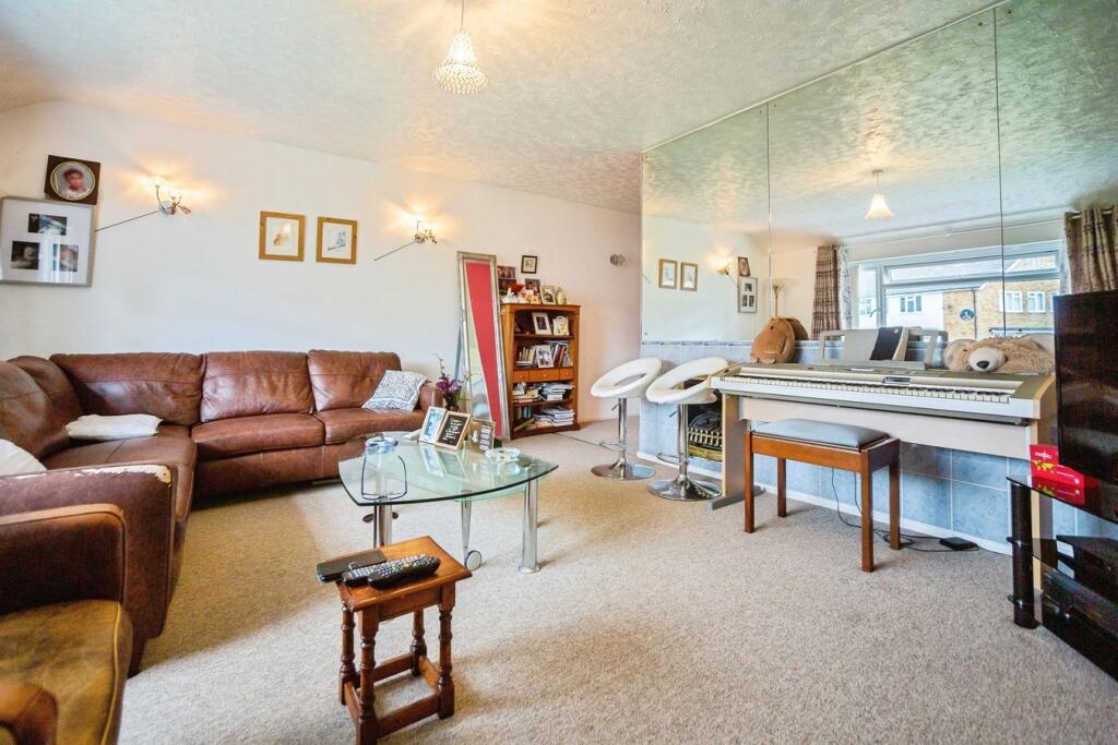 House in Tonbridge and Malling, Kent - View 3
