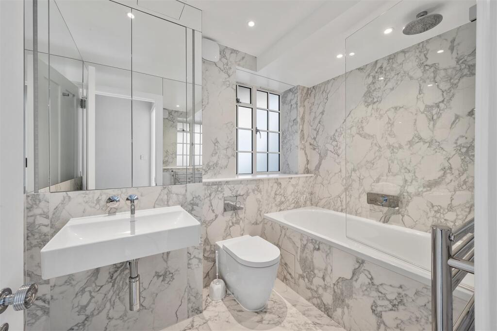 Apartment in London - More