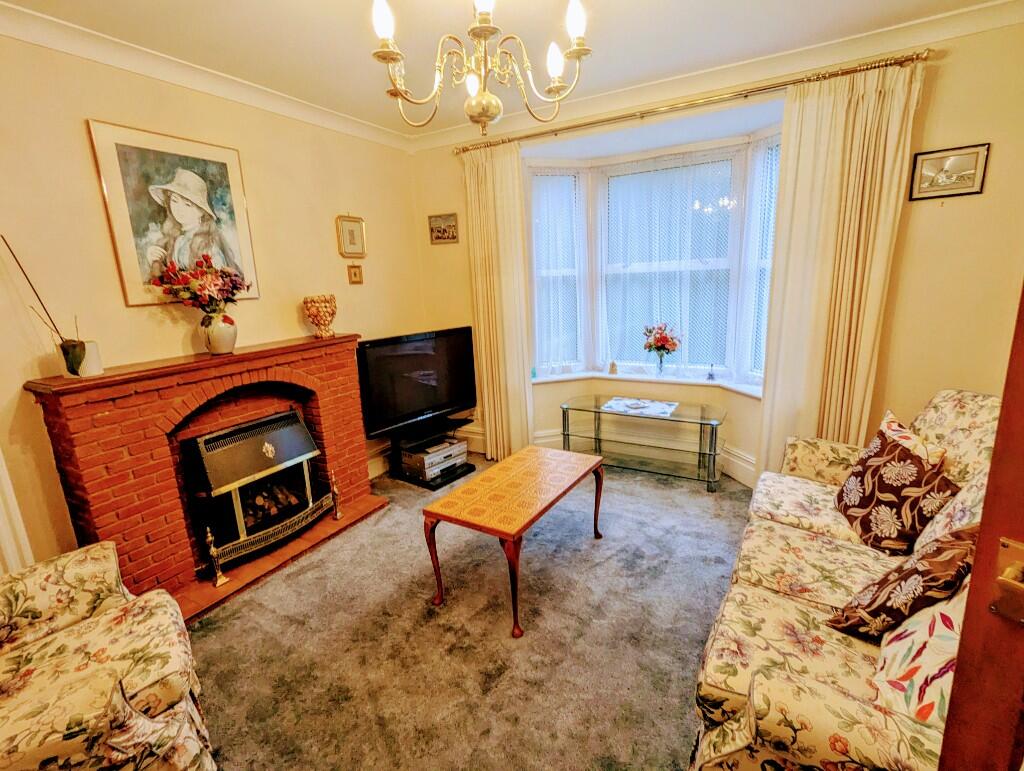 House in Waverley, Bargate Wood, Godalming - View 3