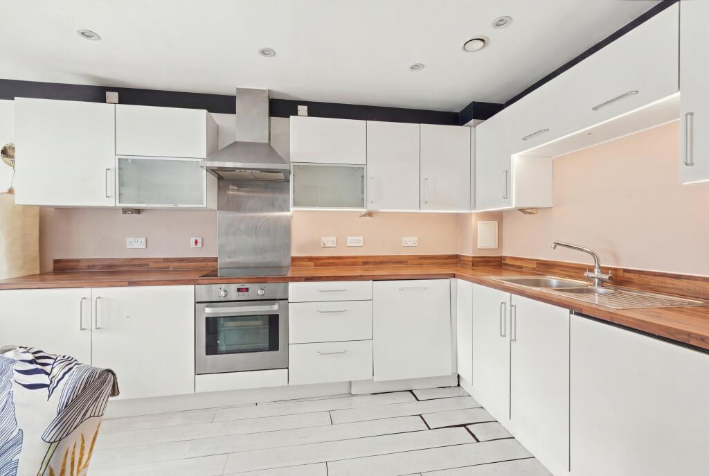 Apartment in London - More
