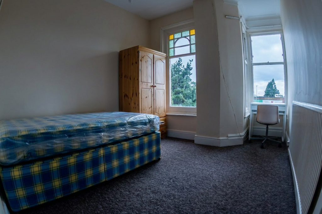 Apartment in Bristol - View 2
