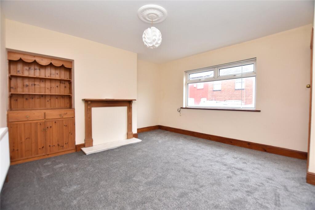 Charlton Place, Leeds, West Yorkshire photo 2