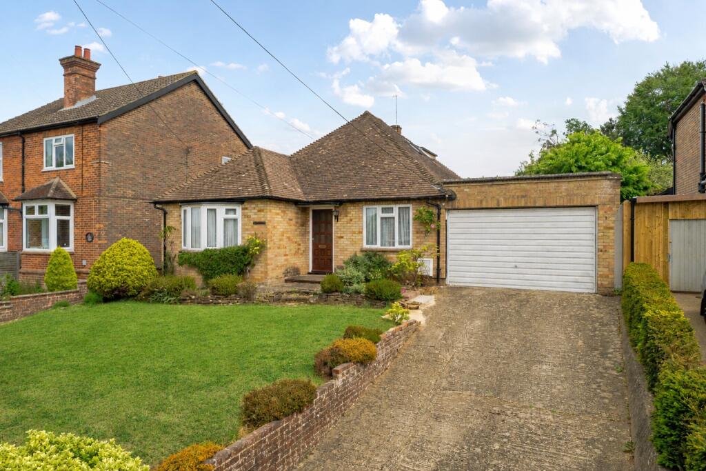 3-bed house on Upper Manor Road, Milford, Godalming, Surrey, GU8, £675,000