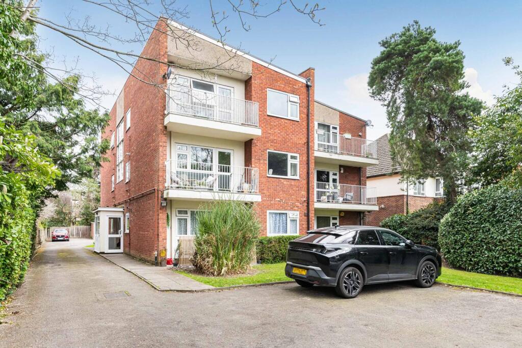 1-bed flat on 42 Copers Cope Road, Beckenham, £300,000