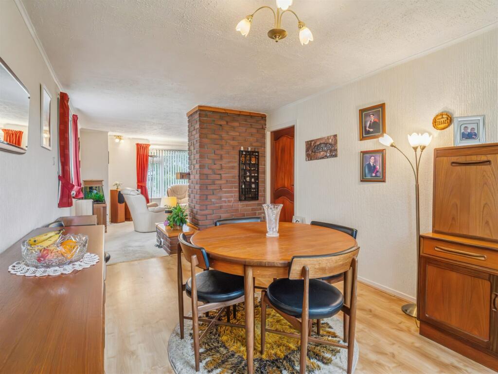 19, Castlehill Drive, Newton Mearns photo 4