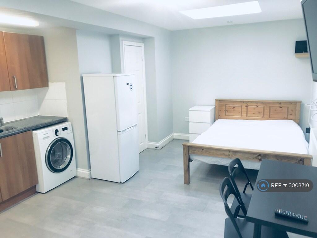 Main image of property: Southampton St, Reading, RG1