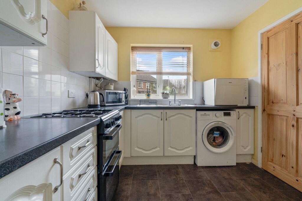 3b Goddards Close, Cranbrook - View 4