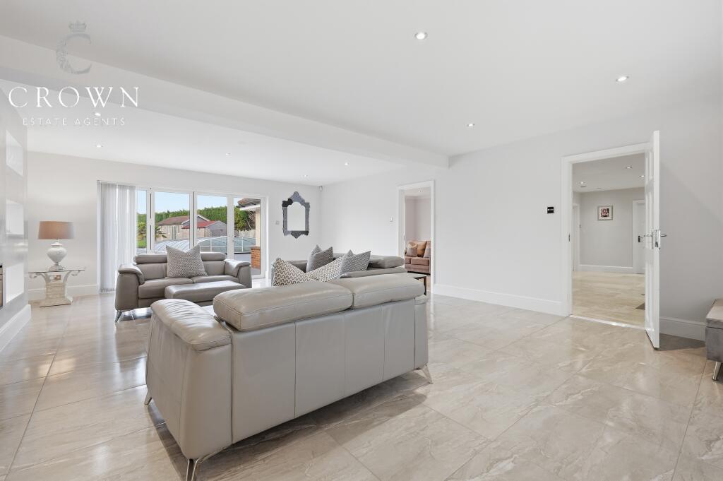 House in Basildon, Ramsden Bellhouse - View 4
