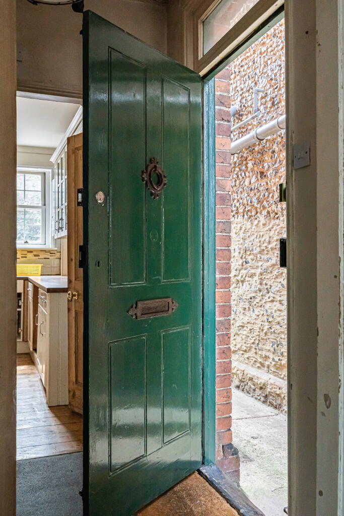 House in Guildford - View 4