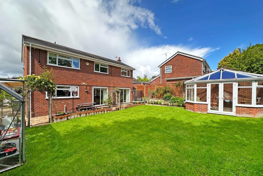 House in Trafford, Greater Manchester - More