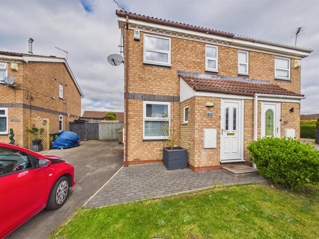 2-bed semi-detached on Teal Garth, Bridlington, £170,000
