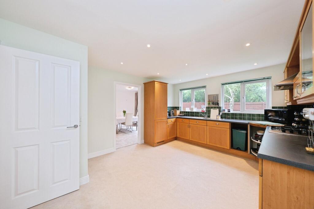 Forest Edge Way, Burton-on-Trent, Staffordshire, DE13 - More