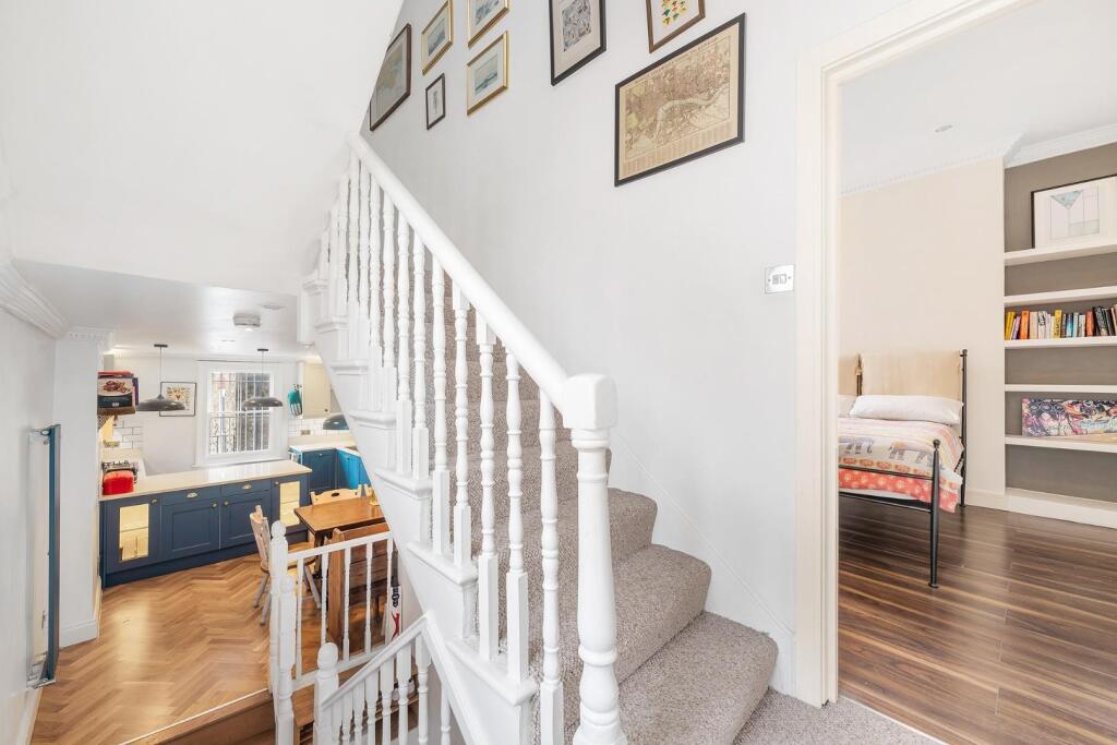 Apartment in London - More