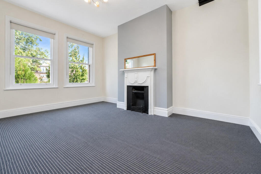 Apartment in London - More