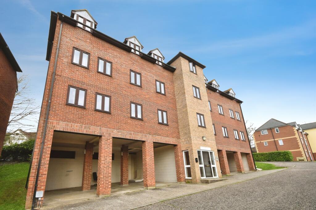 Main image of property: Angle Side, Braintree
