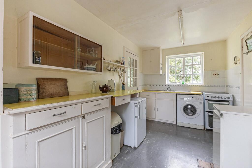 Bepton, Midhurst, West Sussex, GU29 - View 5