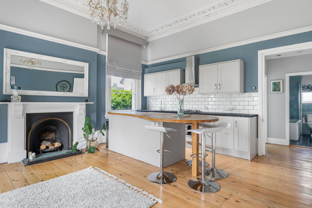 Apartment in Cheltenham, Marle Hill, Pittville - More