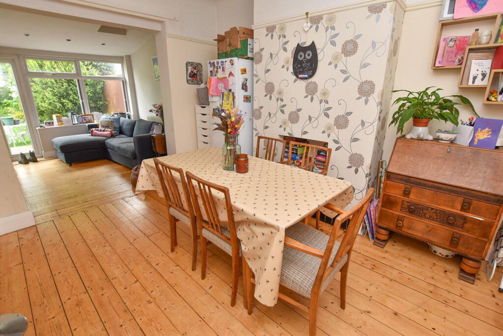 House in Bromborough, Heathfield - View 5