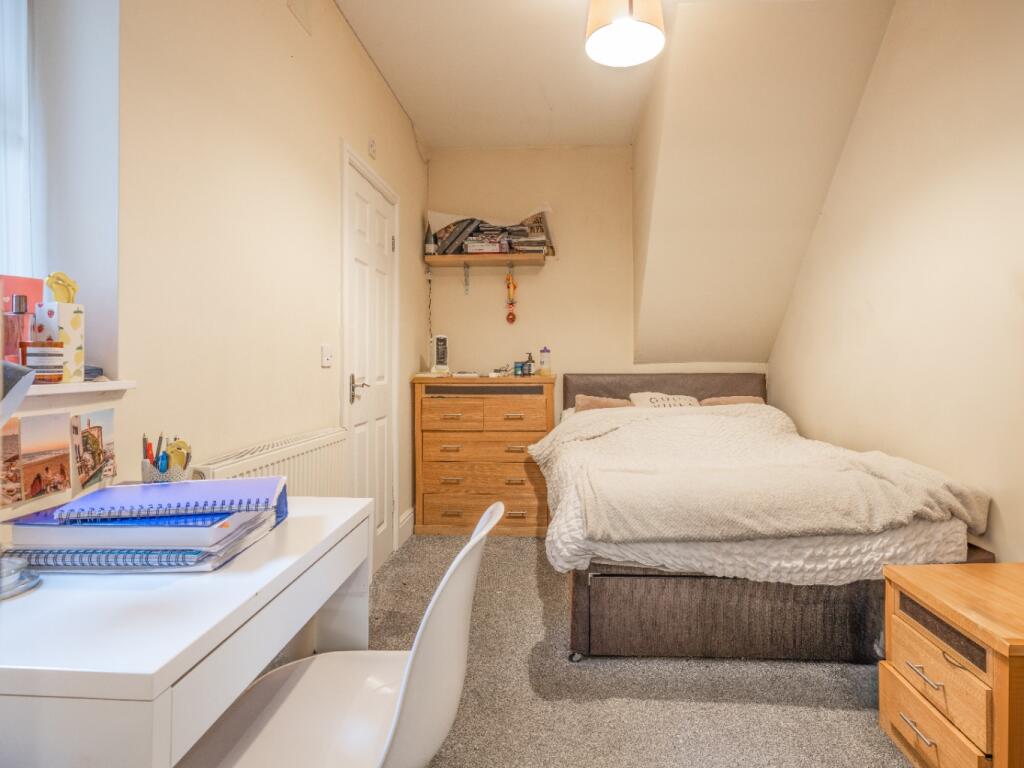 3 bedroom ground floor flat for rent