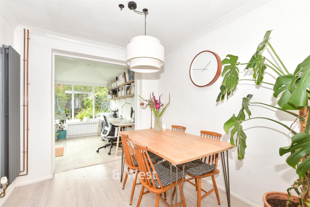 House in Redhill - View 5