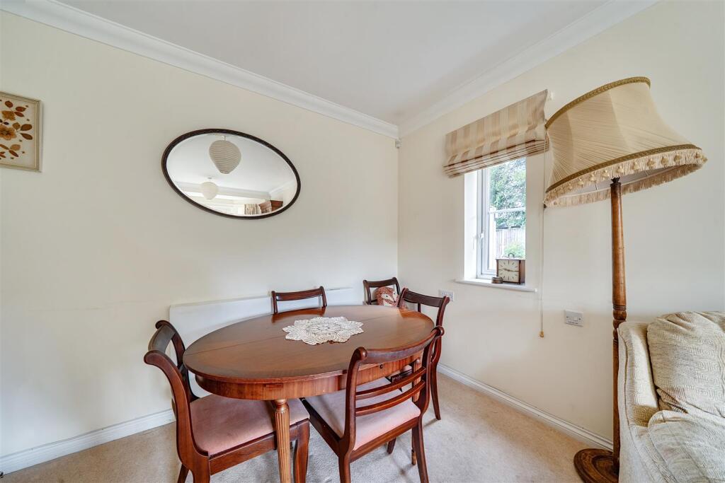 Apartment in Wimborne Minster, Dorset - View 5