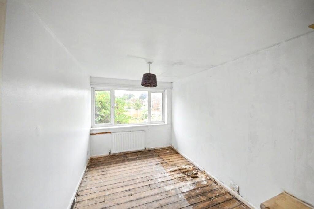 House in Stevenage, Stotfold - More