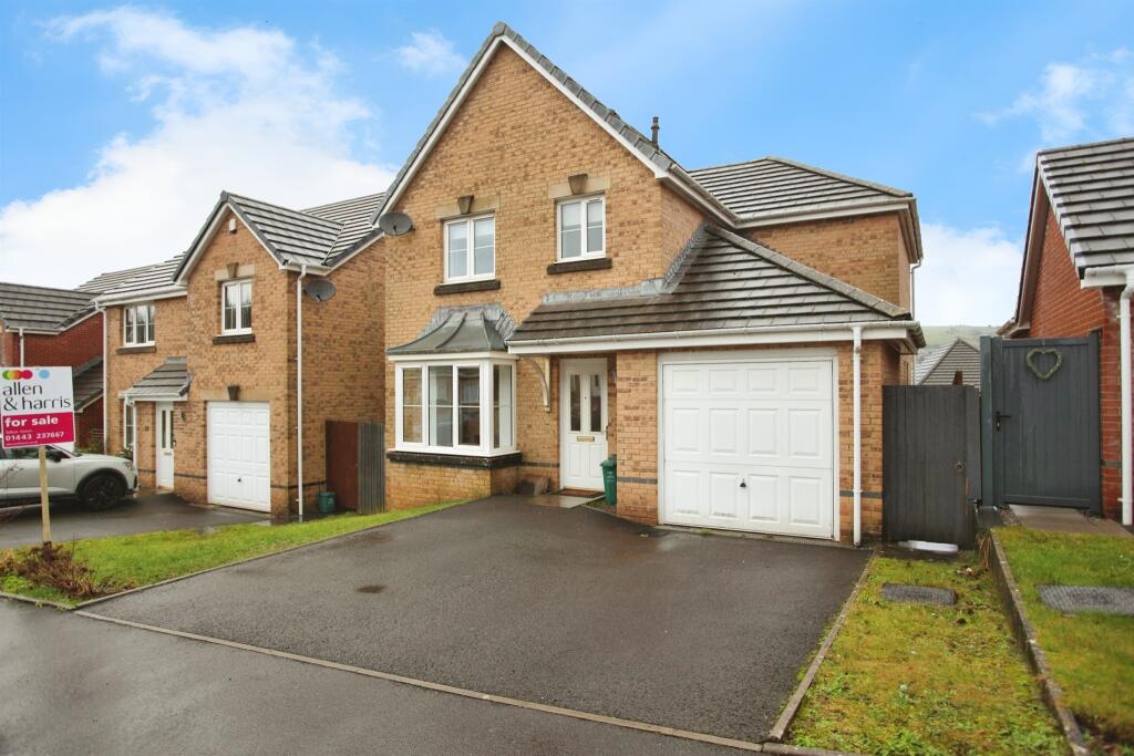 Main image of property: Ffordd Y Dolau, Llanharan, Pontyclun