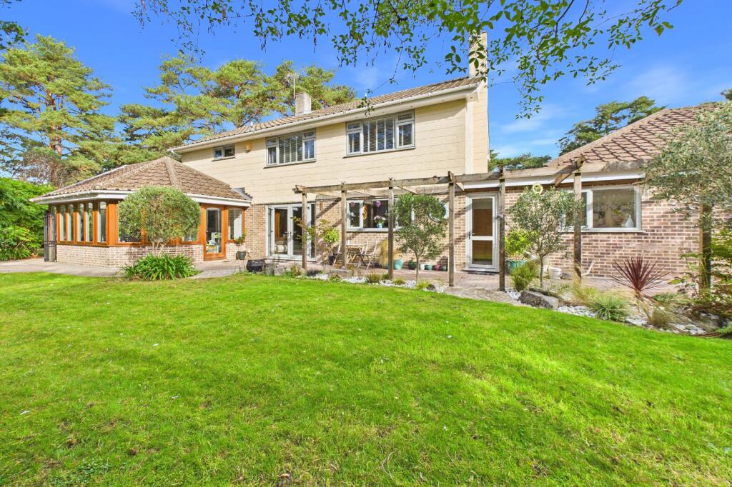 Caesars Way, Broadstone, Dorset, BH18 photo 4