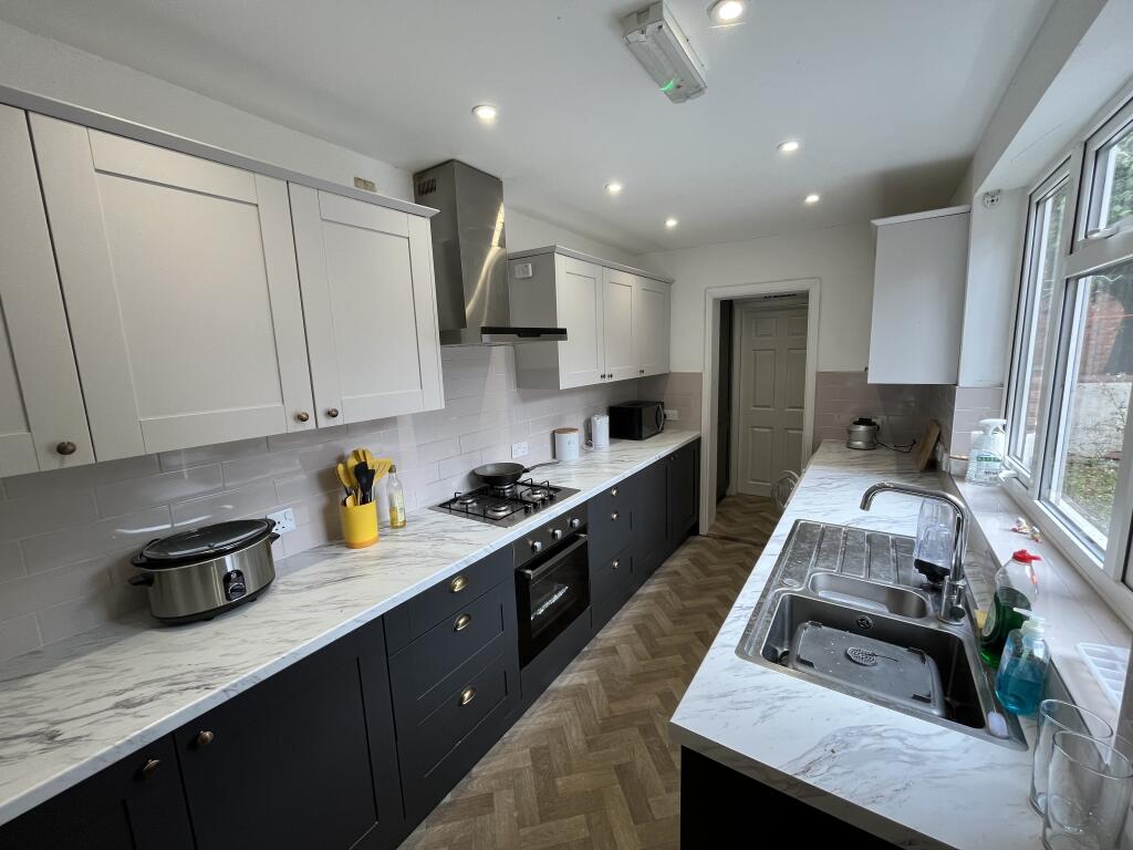 House in Lincoln - View 5