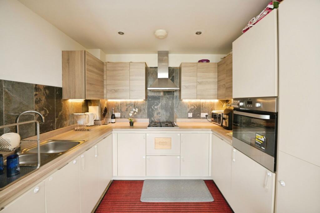 Apartment in London - View 3