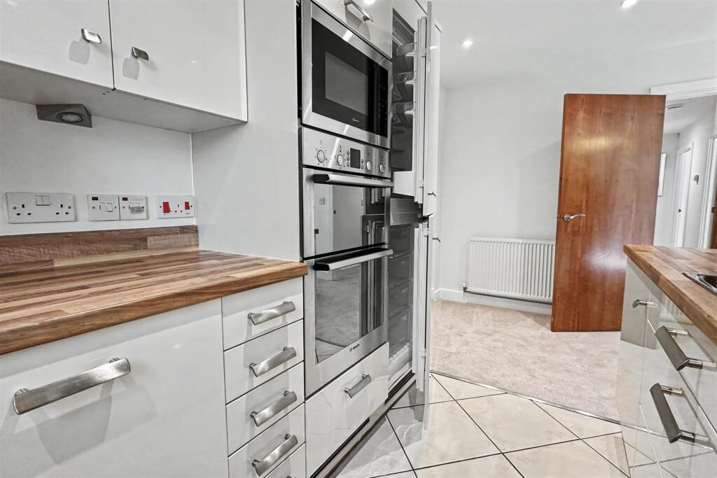 Chandlers Ford photo 2